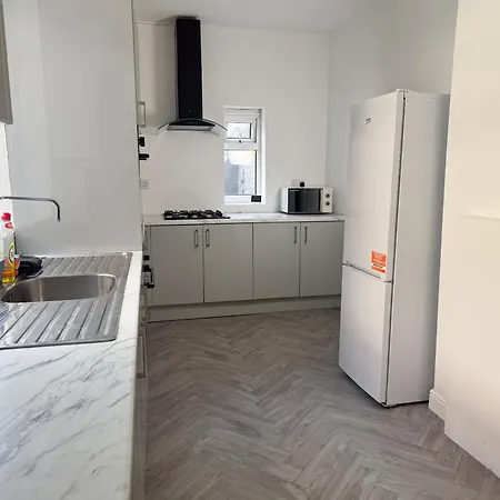 Borough Retreat 5br * מידלסבורו