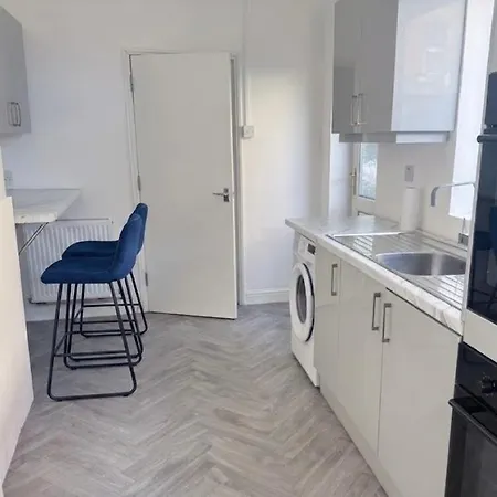 Borough Retreat 5br *
