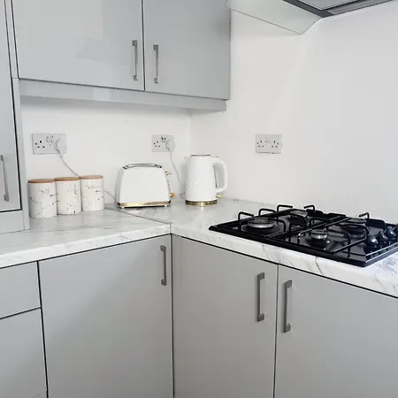 Borough Retreat 5br *