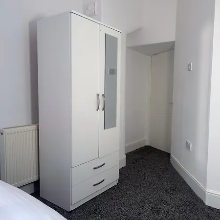 דירה Borough Retreat 5br